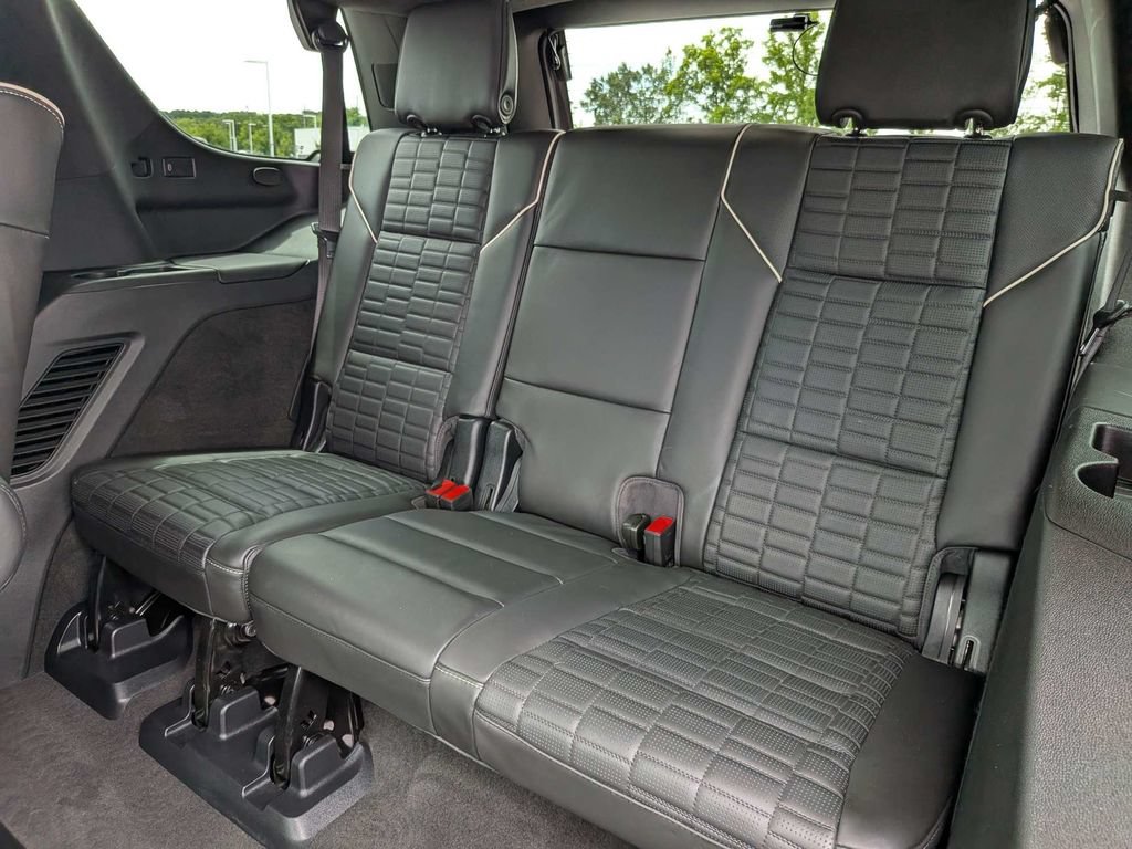 Used 2025 Cadillac Escalade V AWD/4WD image 13