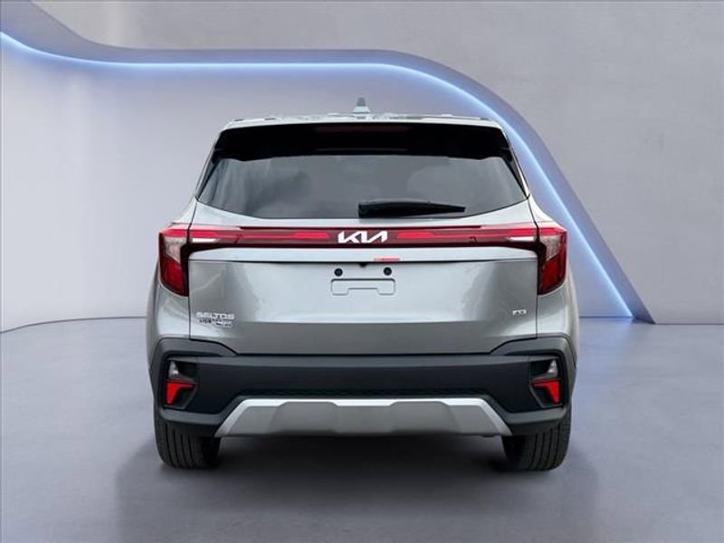 New 2026 Kia Seltos LX image 4