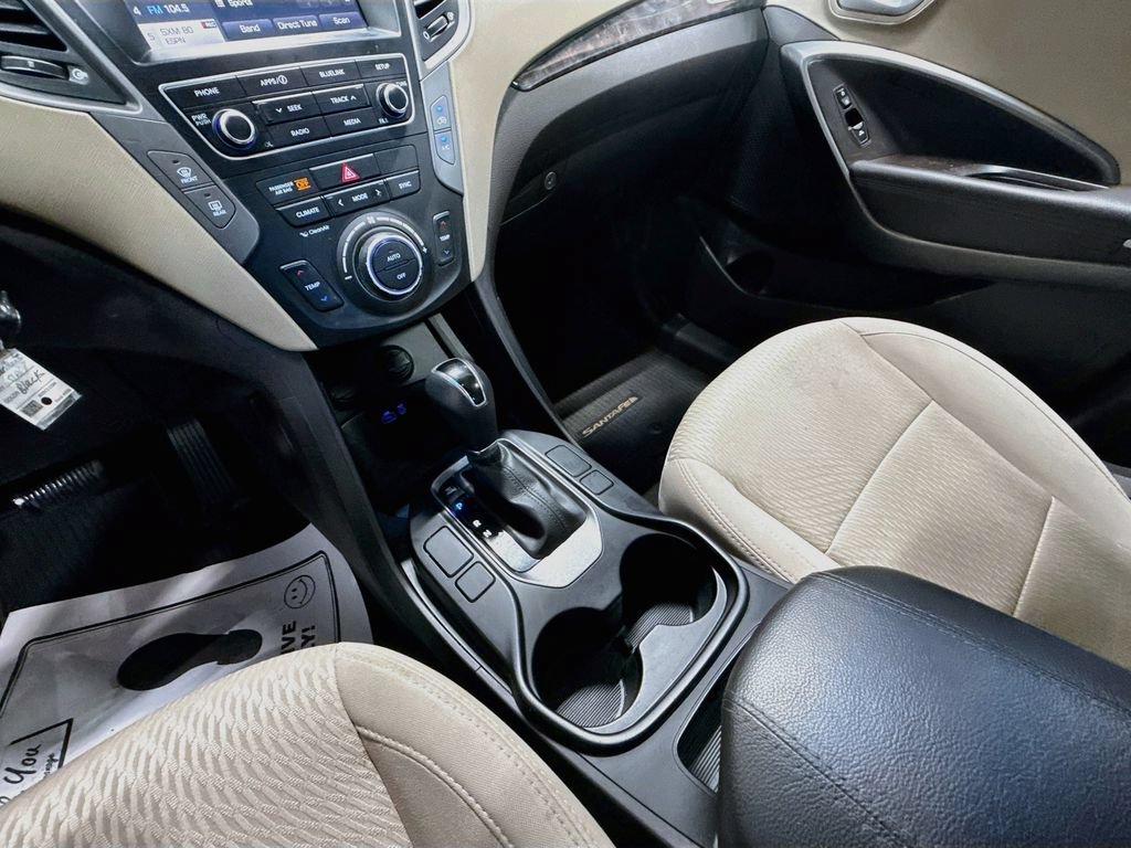 Used 2017 Hyundai Santa Fe Sport FWD image 16