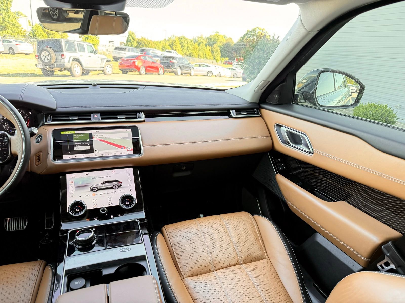 Used 2018 Land Rover Range Rover Velar R-Dynamic HSE AWD/4WD image 36