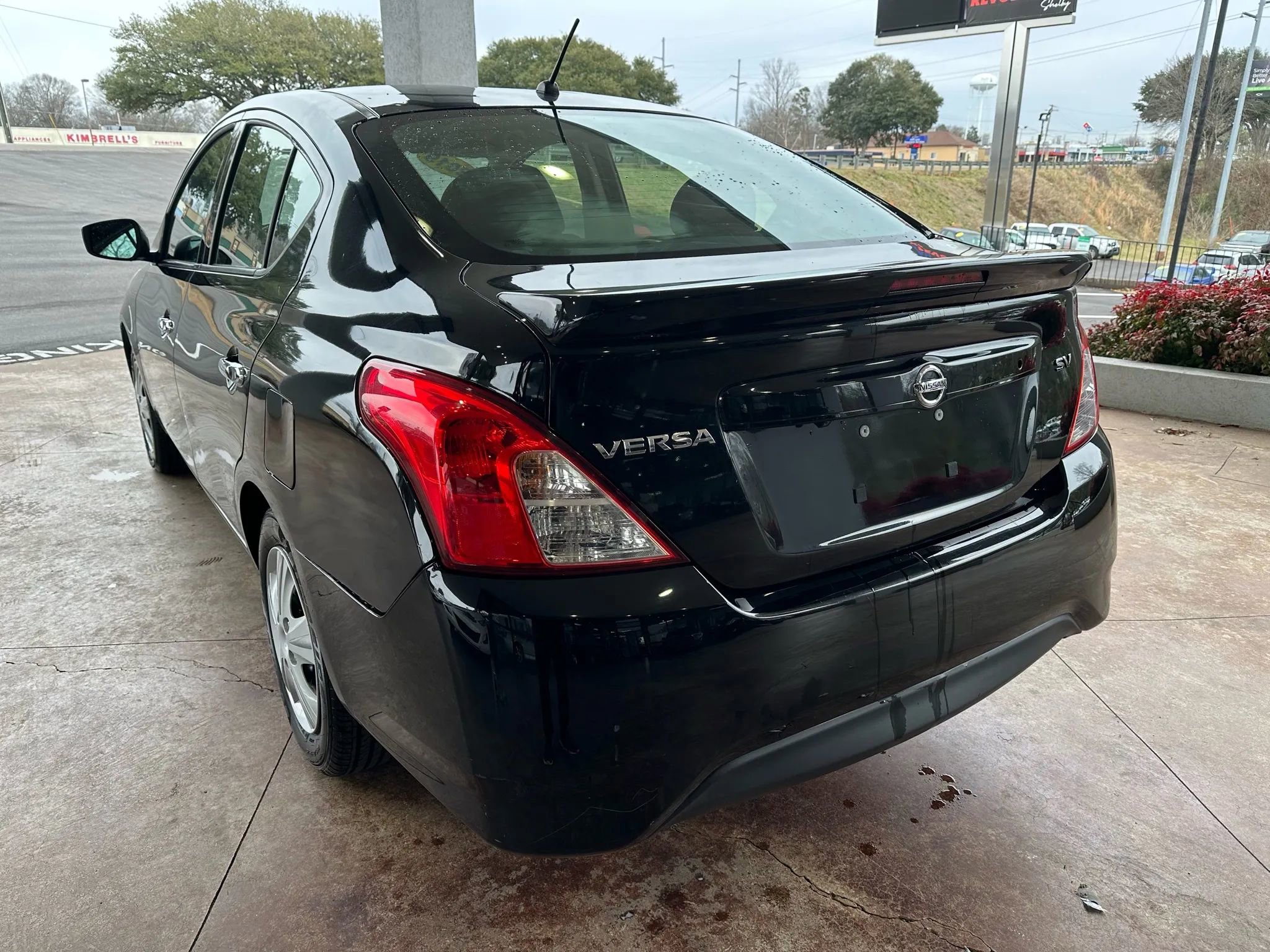 Used 2019 Nissan Versa SV image 5