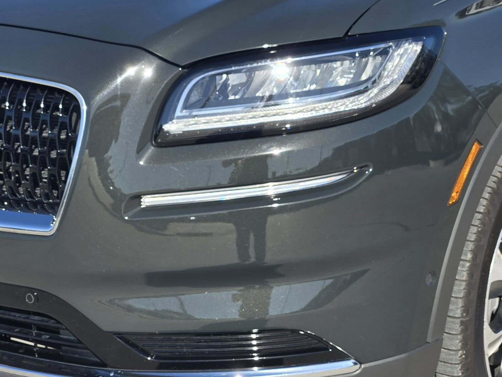 Used 2023 Lincoln Nautilus Reserve w/ Equipment Group 201A image 10