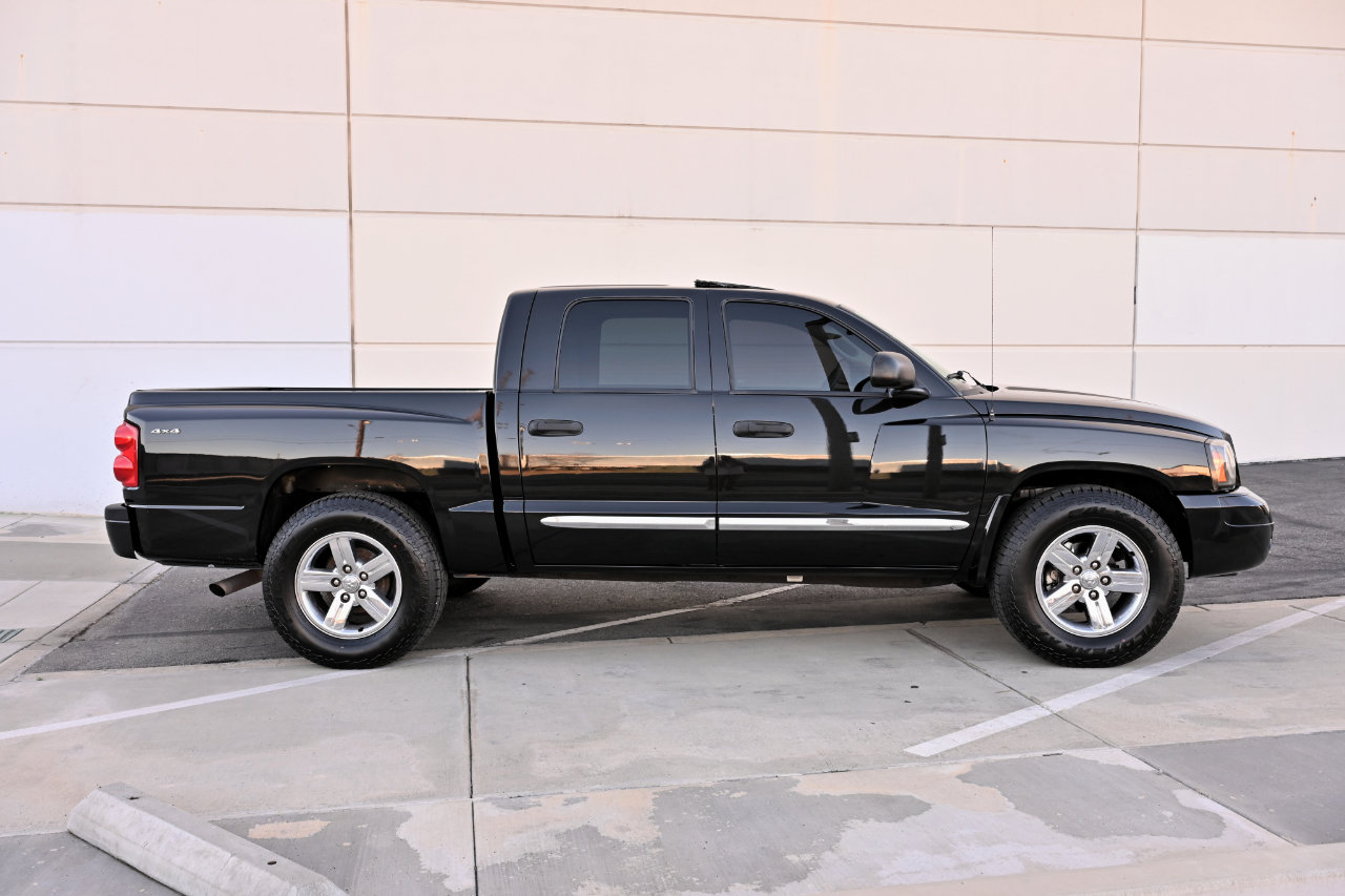 Used 2007 Dodge Dakota Laramie w/ Sun & Wheel Value Group AWD/4WD image 8