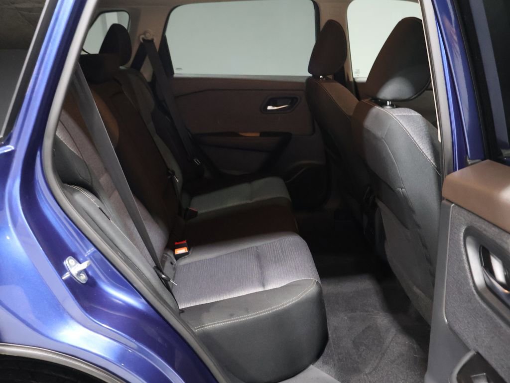 Used 2022 Nissan Rogue SV image 20
