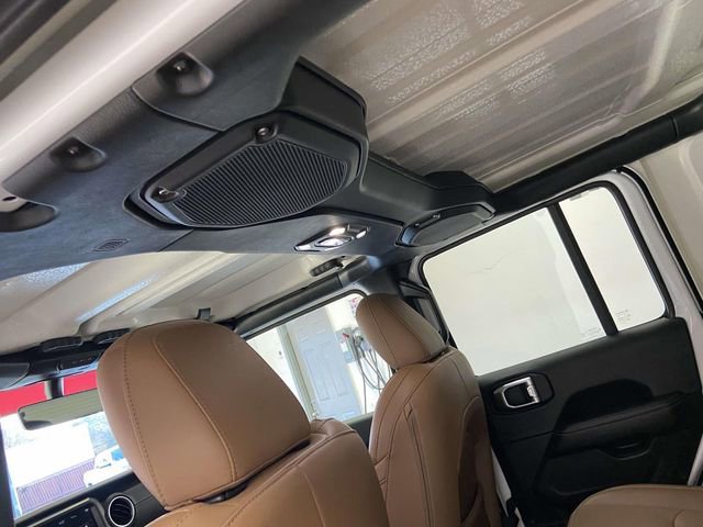 Used 2023 Jeep Wrangler Unlimited Sahara w/ Cold Weather Group image 15