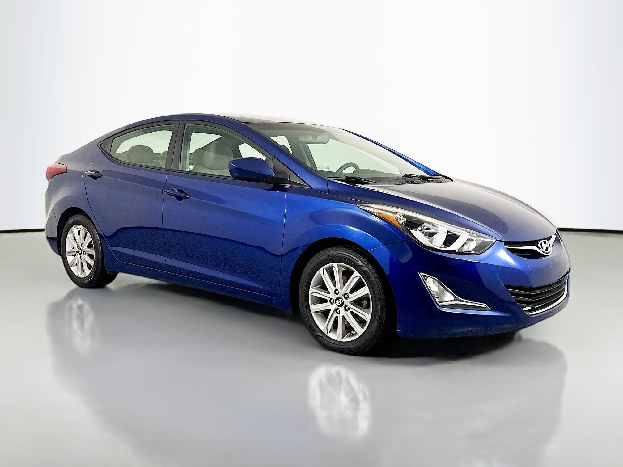 Used 2015 Hyundai Elantra SE w/ Option Group 02 FWD image 3
