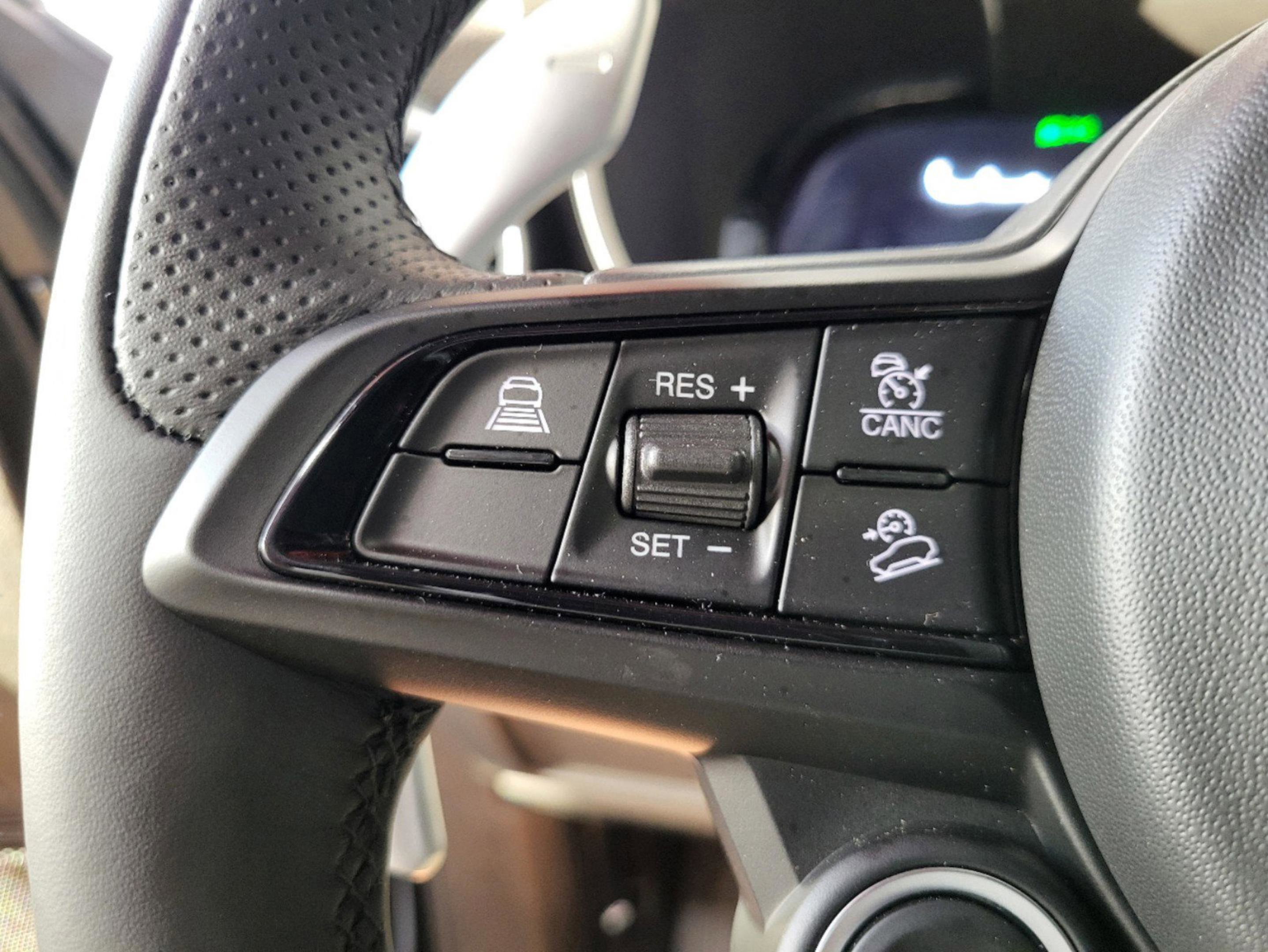 New 2025 Alfa Romeo Stelvio Sprint AWD/4WD image 92