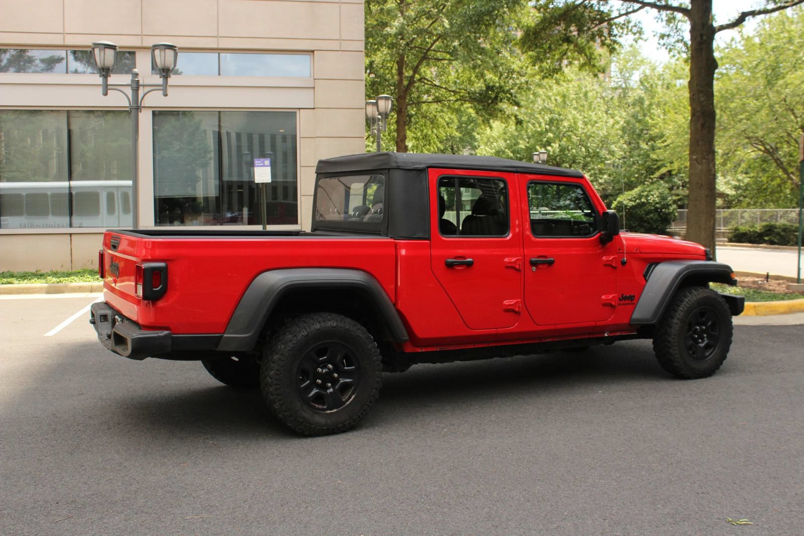Used 2020 Jeep Gladiator Sport AWD/4WD image 7