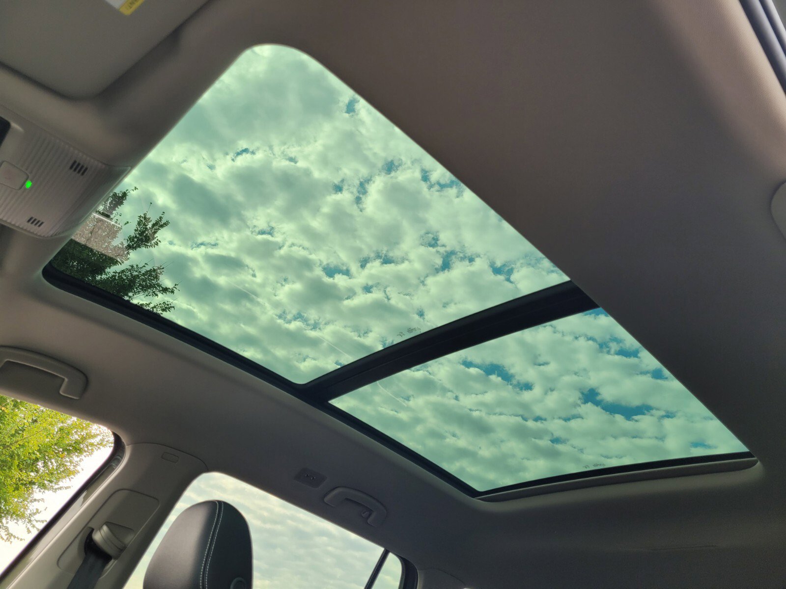 New 2026 Volkswagen Atlas SE image 13