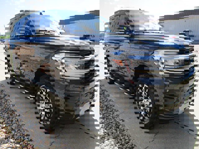 Used 2022 Ford Expedition XLT image 3