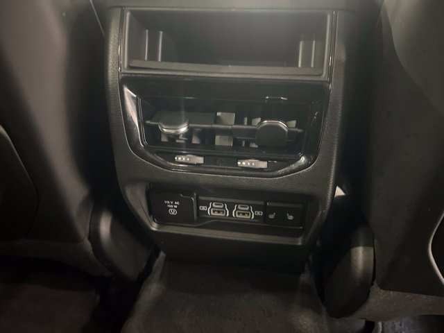 Used 2023 Jeep Grand Cherokee Limited w/ Luxury Tech Group II AWD/4WD image 13