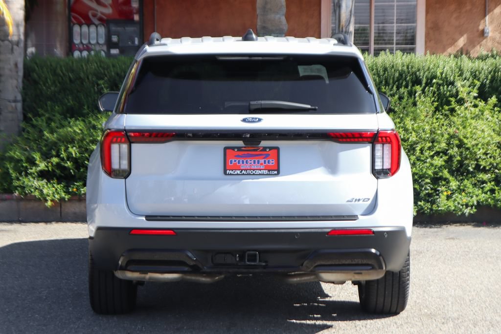 Used 2026 Ford Explorer ST-Line w/ ST-Line Street Pack AWD/4WD image 7