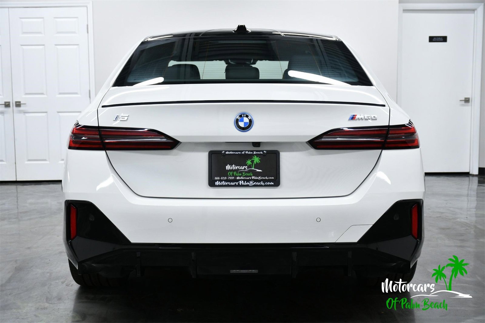 Used 2025 BMW i5 M60 w/ Premium Package image 6