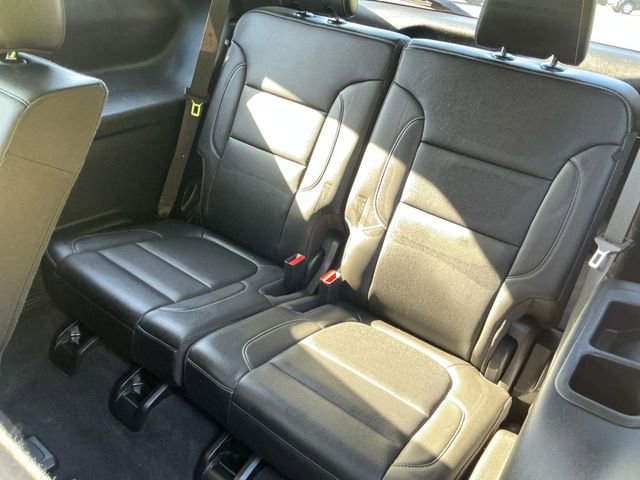 Used 2023 GMC Acadia SLT AWD/4WD image 17