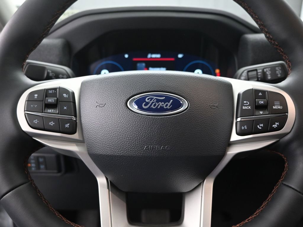 New 2026 Ford Explorer Active RWD image 11