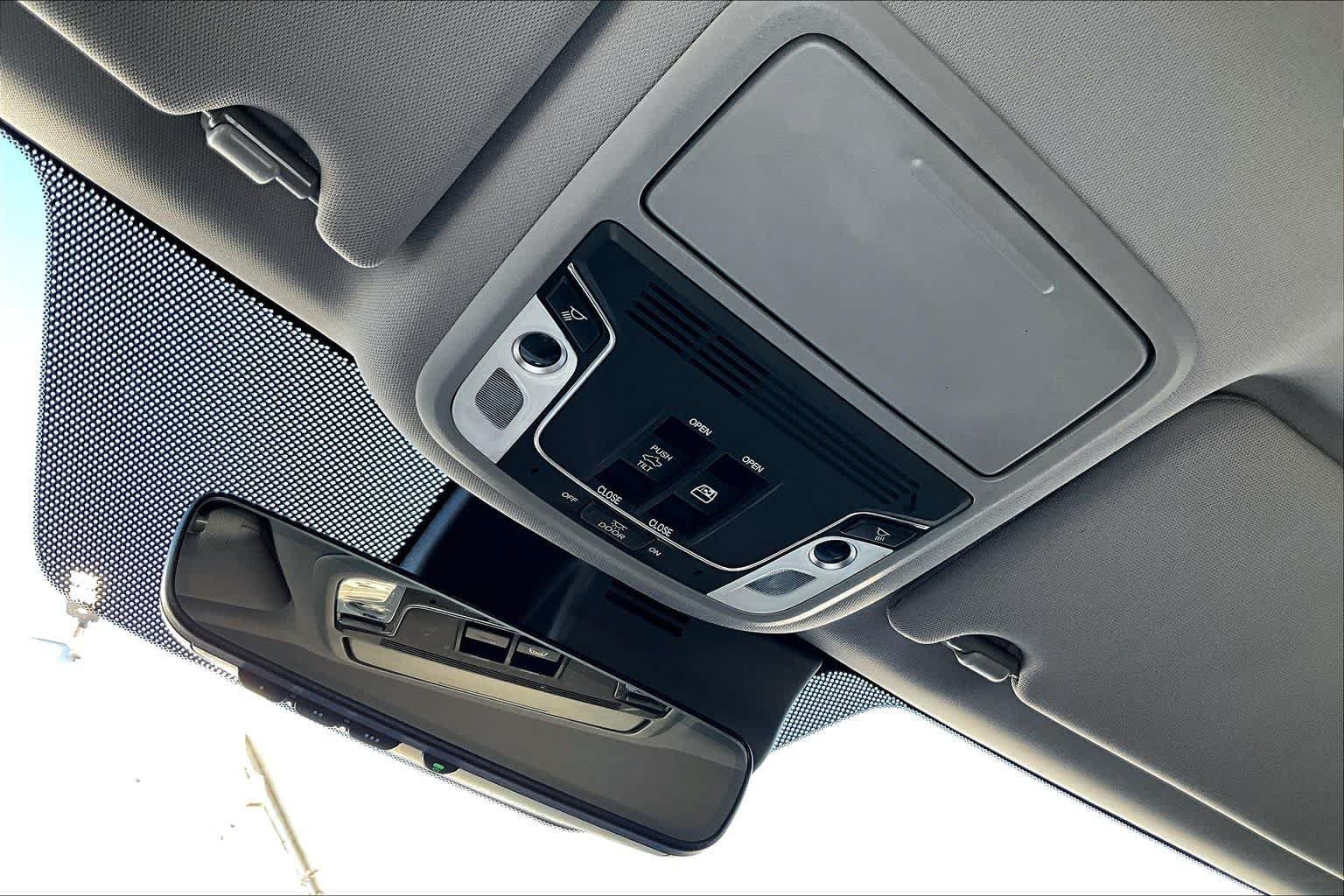 Certified 2025 Honda Ridgeline RTL image 33