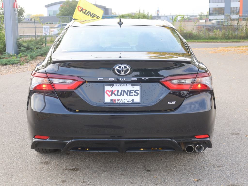 Used 2024 Toyota Camry SE image 8