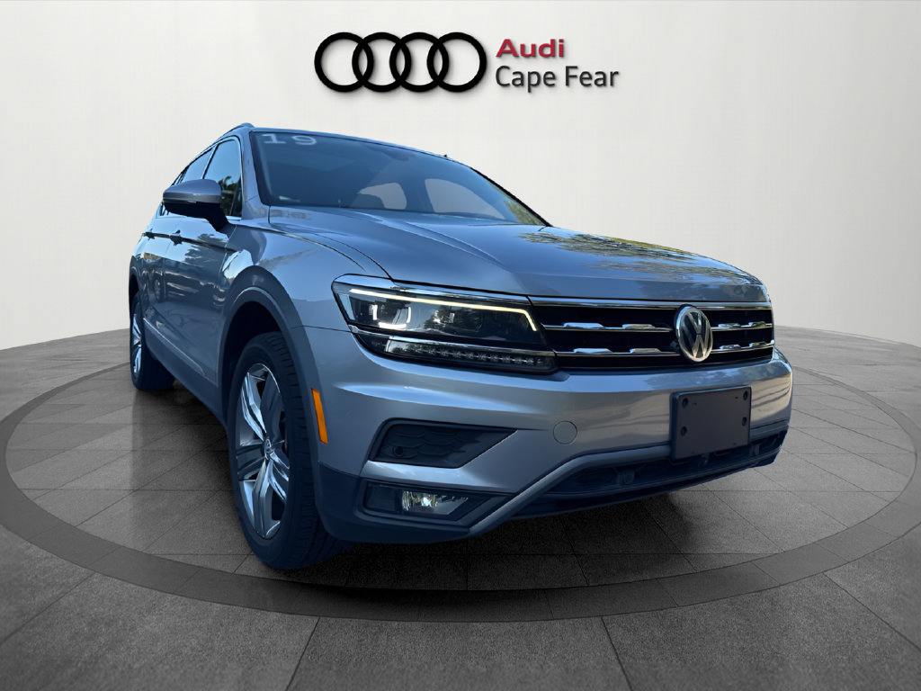Used 2019 Volkswagen Tiguan SEL Premium AWD/4WD image 10