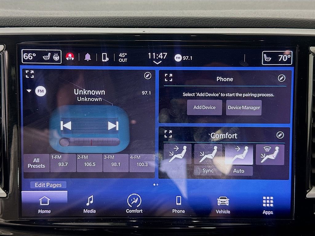 Used 2023 Chrysler Pacifica Touring-L image 15