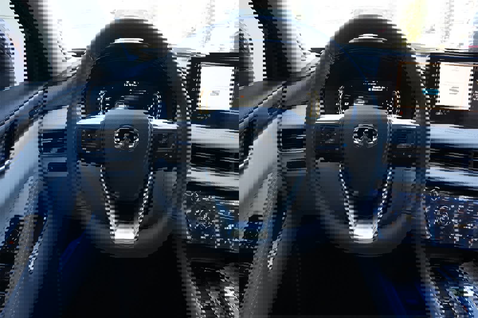 New 2026 INFINITI QX60 Luxe image 9