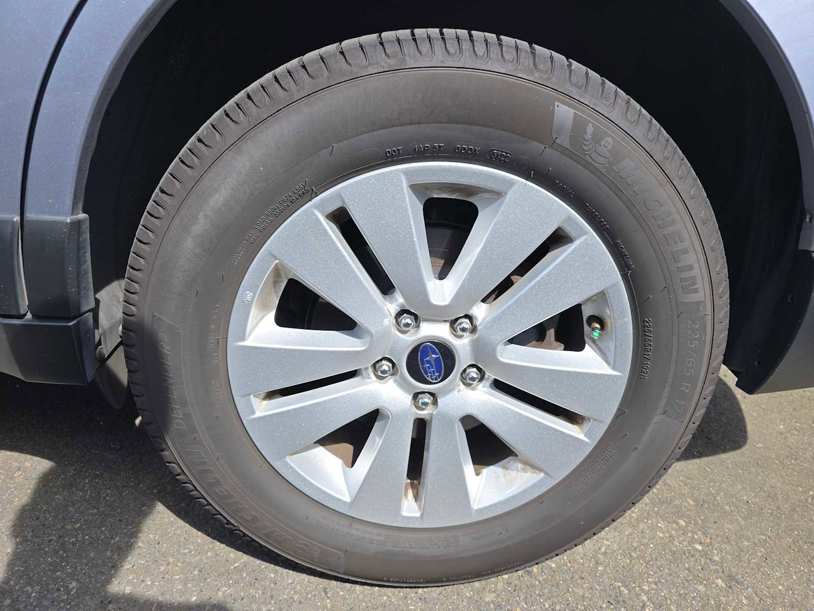 Used 2015 Subaru Outback 2.5i Premium AWD/4WD image 4