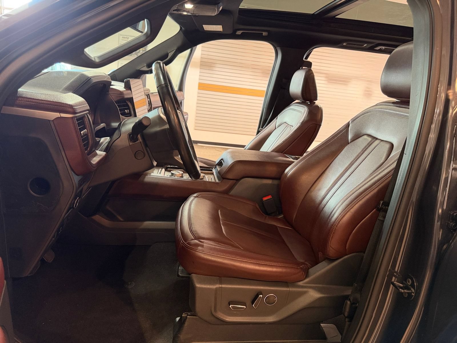Used 2024 Ford Expedition Limited AWD/4WD image 23