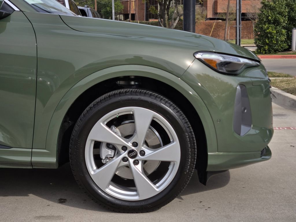 Certified 2025 Audi Q5 Prestige image 11