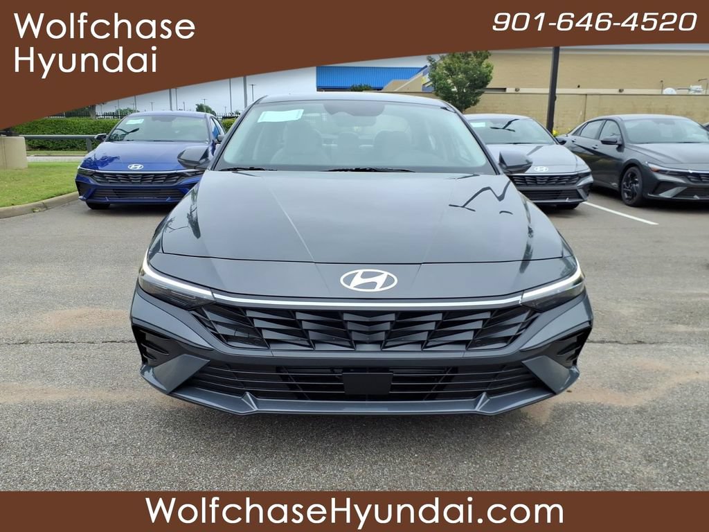 New 2026 Hyundai Elantra Limited FWD image 8