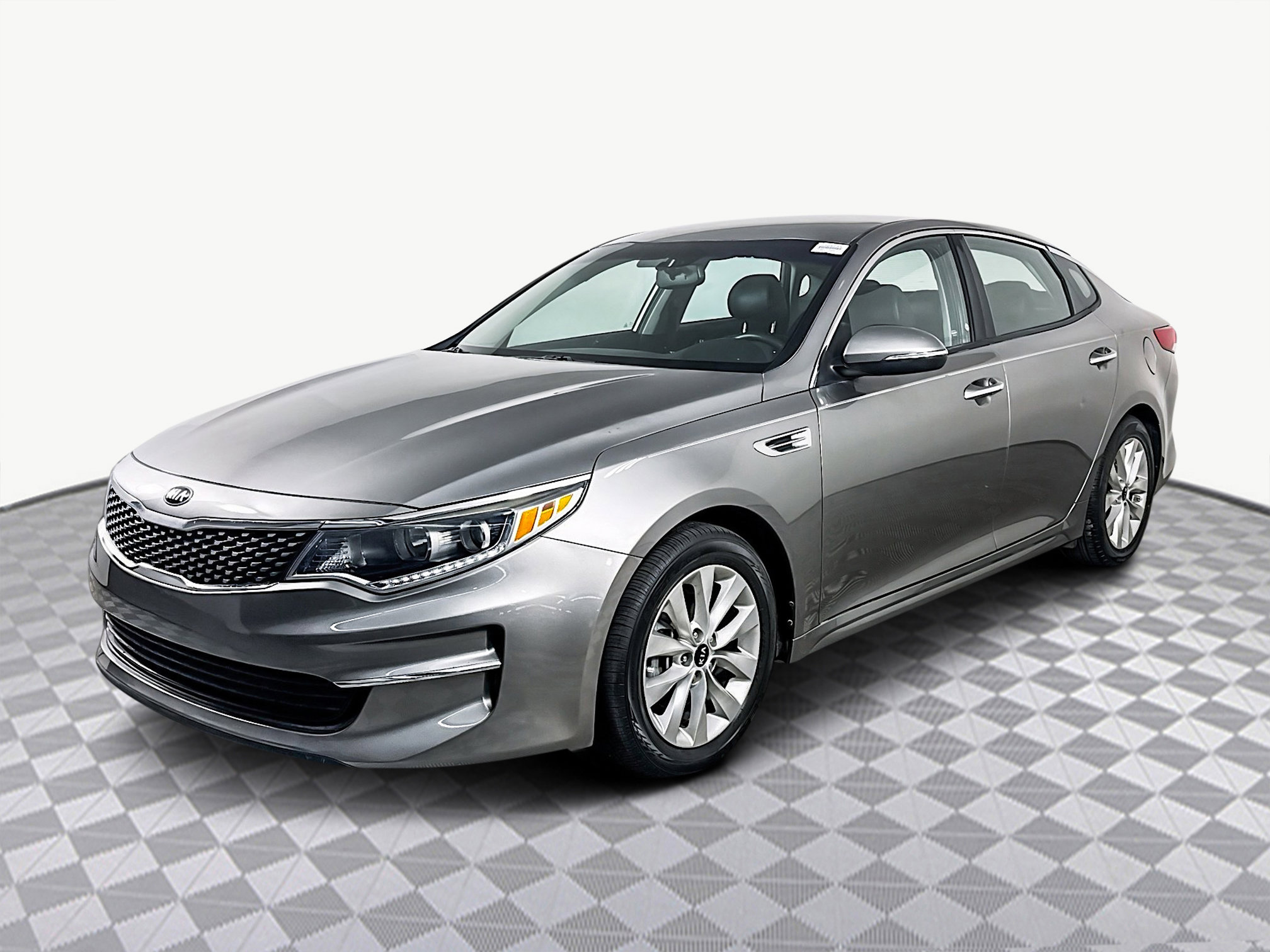 Used 2018 Kia Optima EX image 4