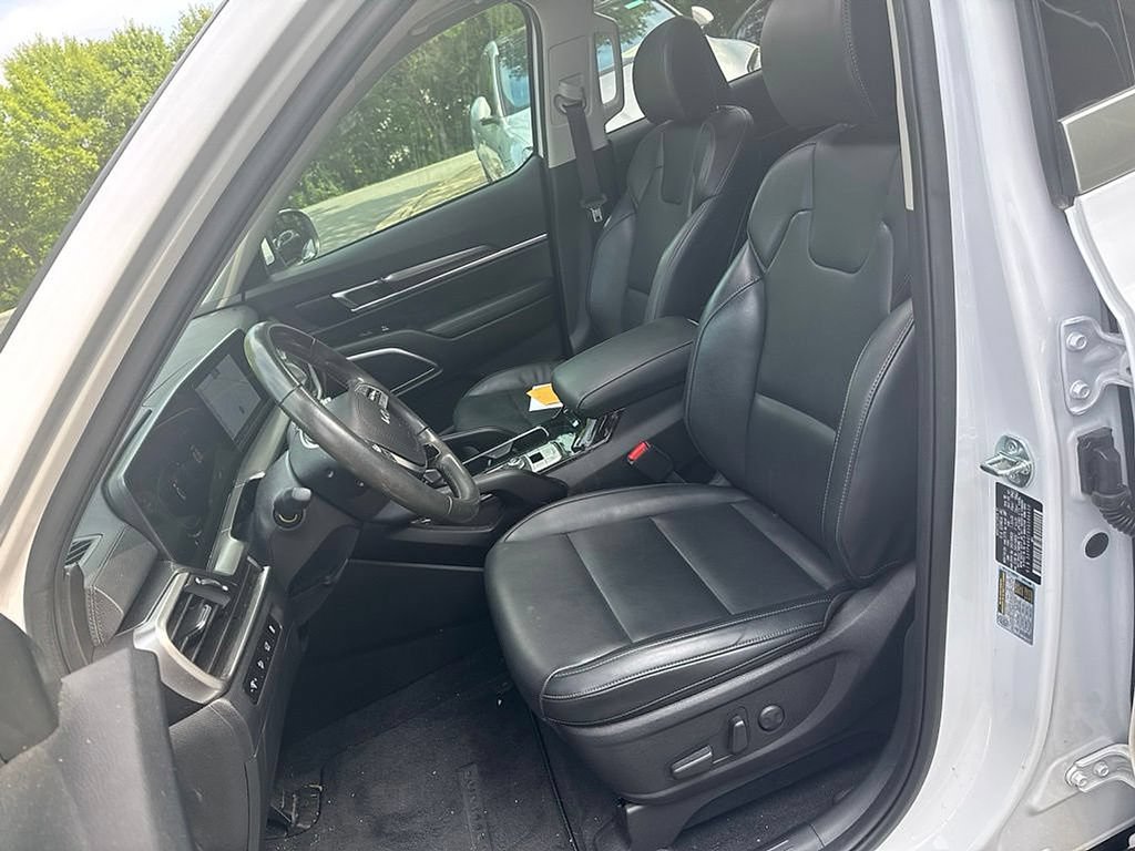 Used 2025 Kia Telluride S FWD image 10