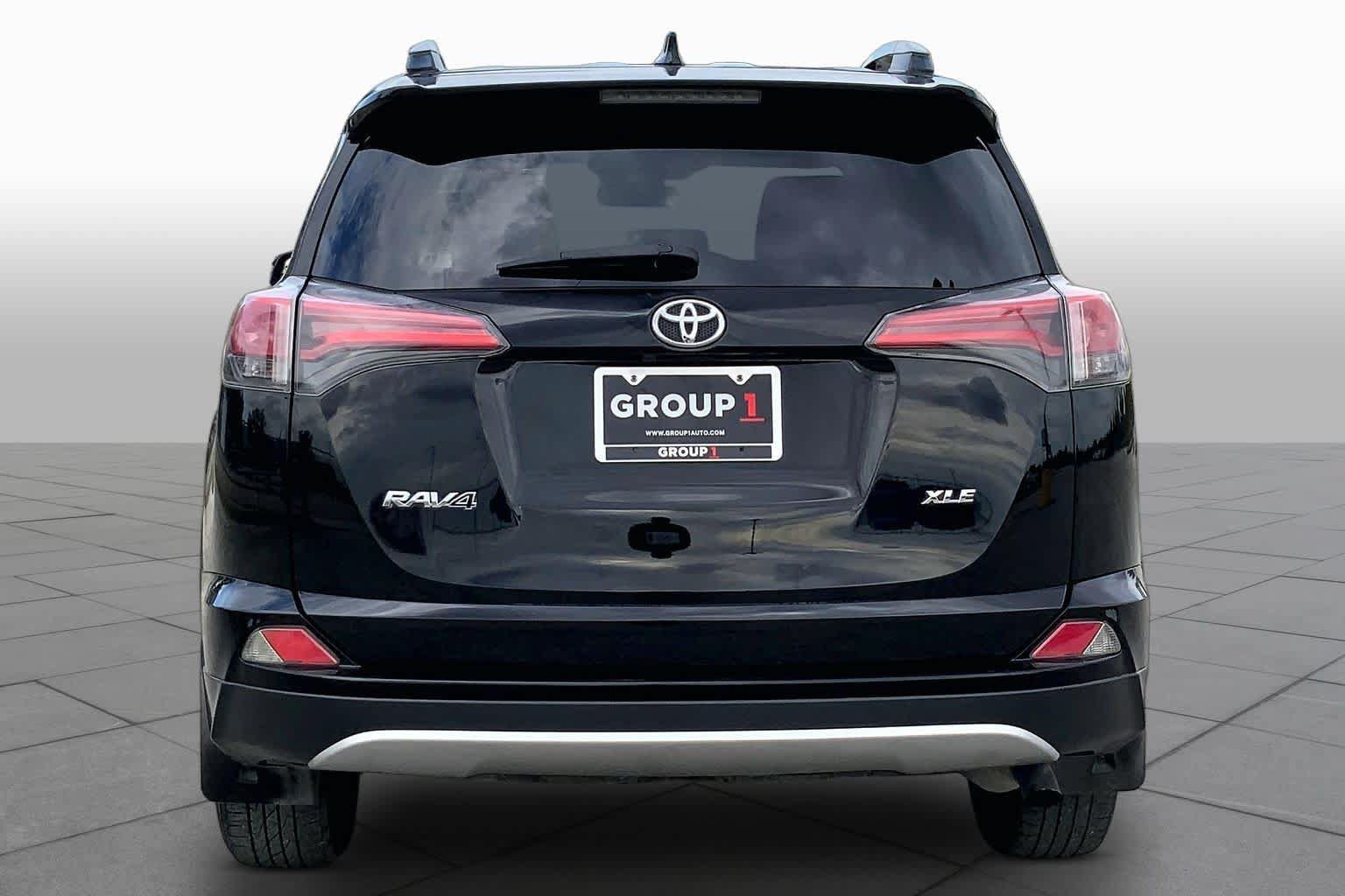 Used 2017 Toyota RAV4 XLE FWD image 5
