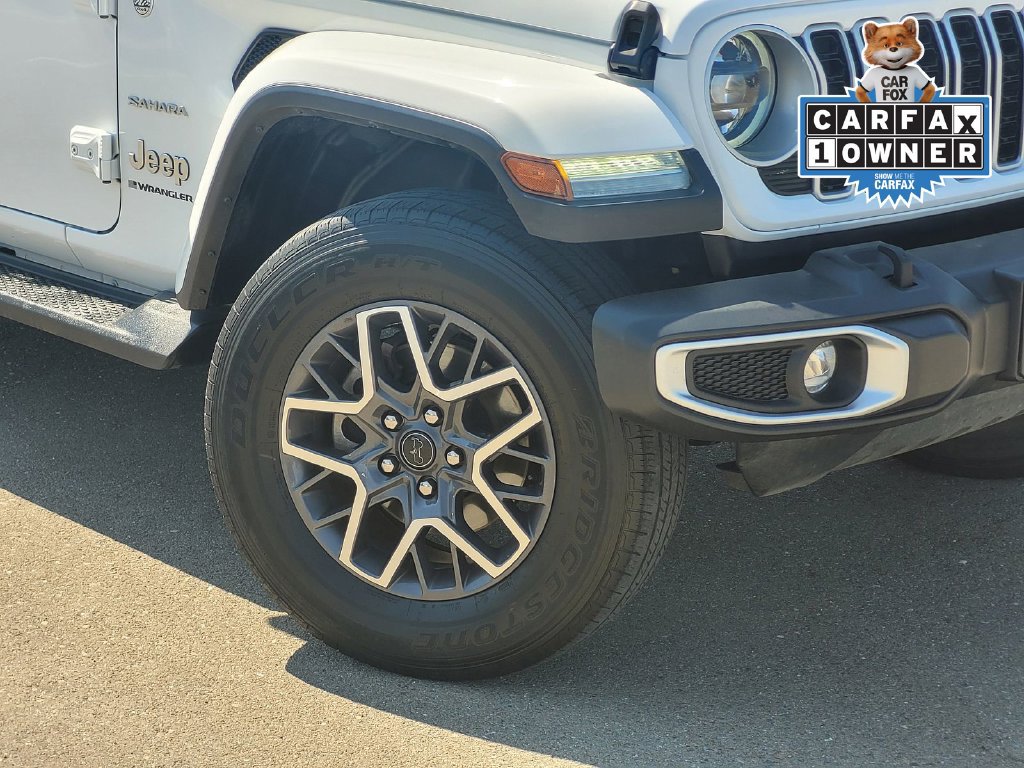 Used 2024 Jeep Wrangler Unlimited Sahara AWD/4WD image 9