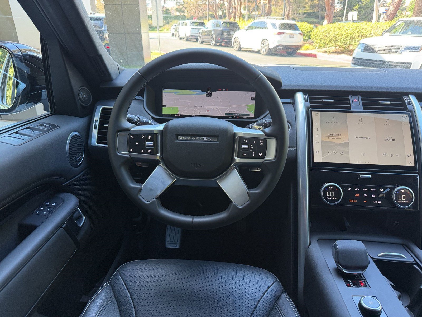 Certified 2025 Land Rover Discovery S AWD/4WD image 29