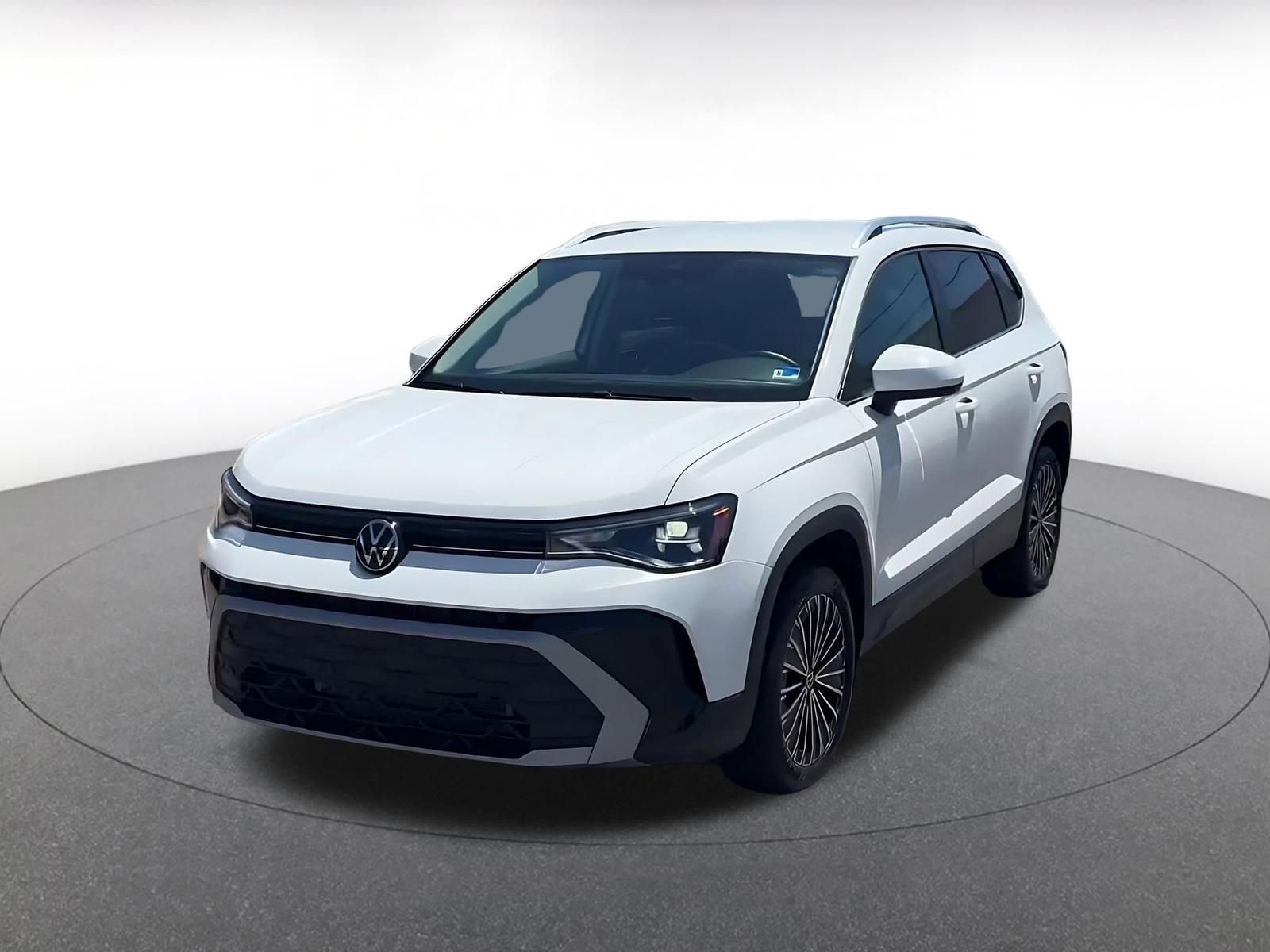 Used 2025 Volkswagen Taos SE FWD image 7
