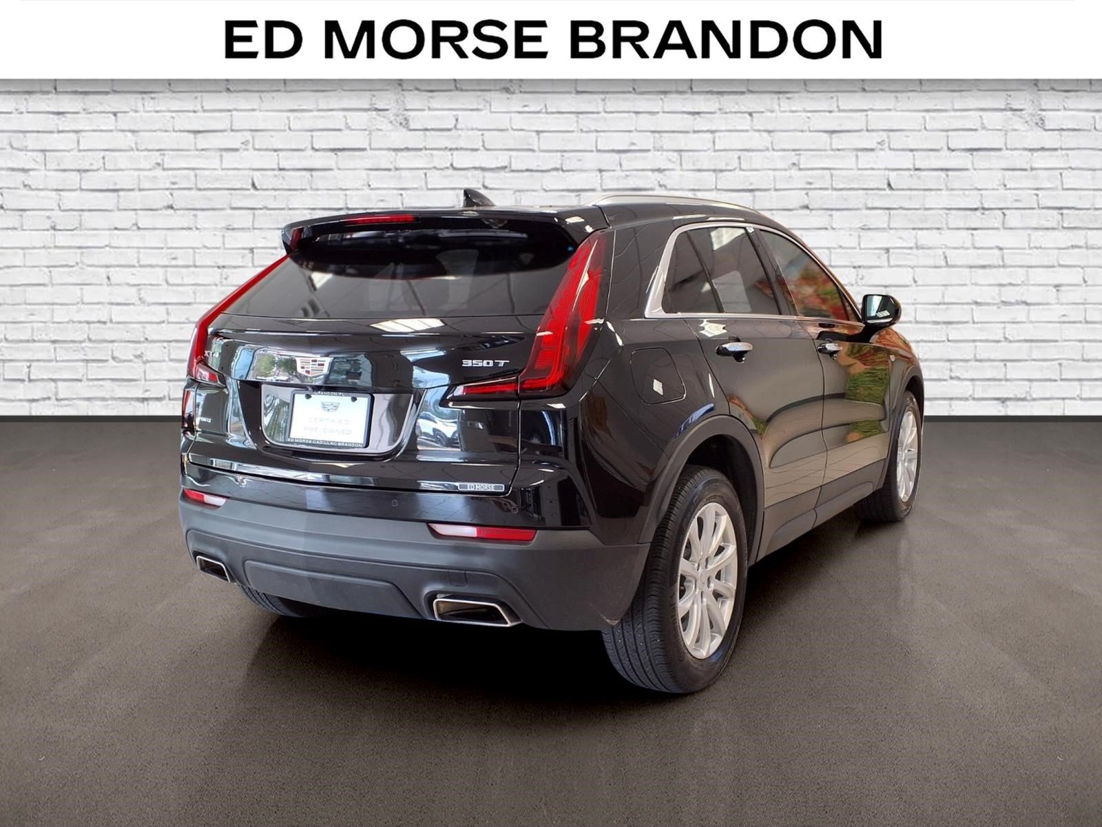 Certified 2023 Cadillac XT4 Luxury w/ Cold Weather Package AWD/4WD image 5