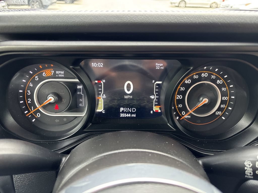 Used 2024 Jeep Wrangler Unlimited Sahara AWD/4WD image 10