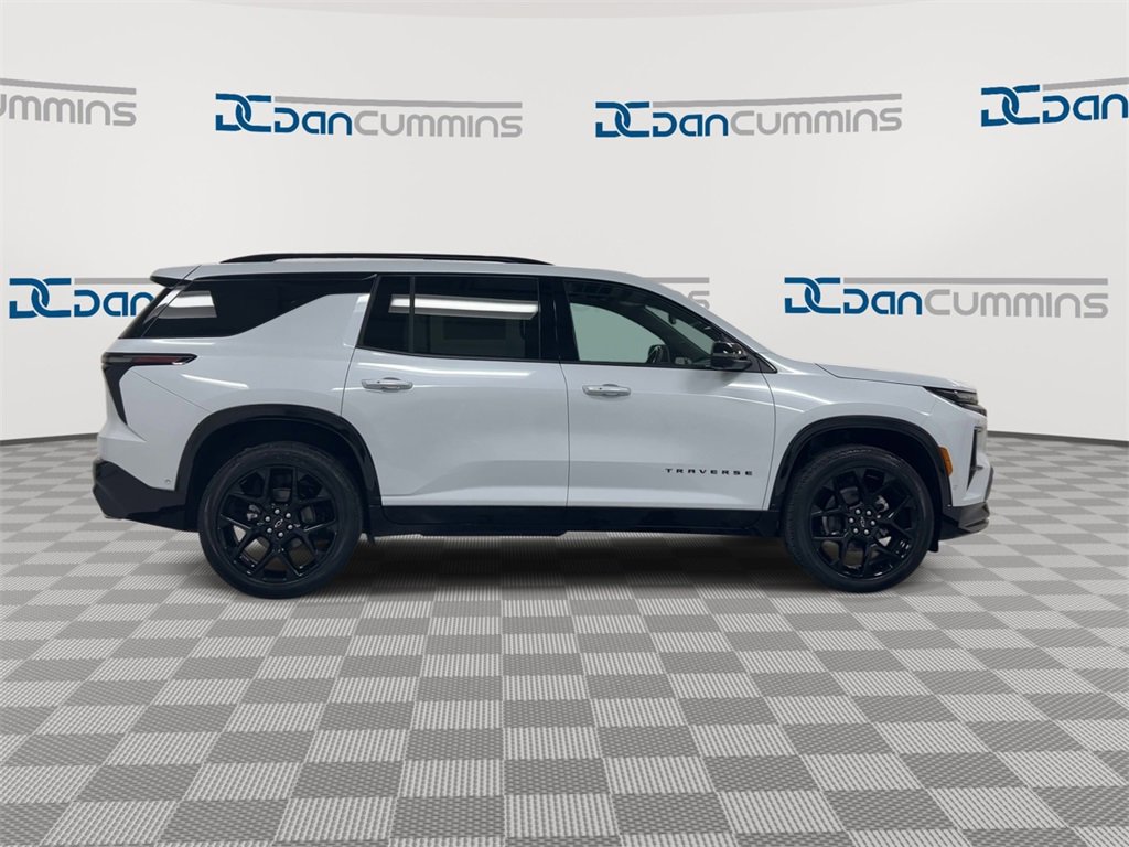 New 2026 Chevrolet Traverse RS w/ LPO, Floor Liner Package image 9