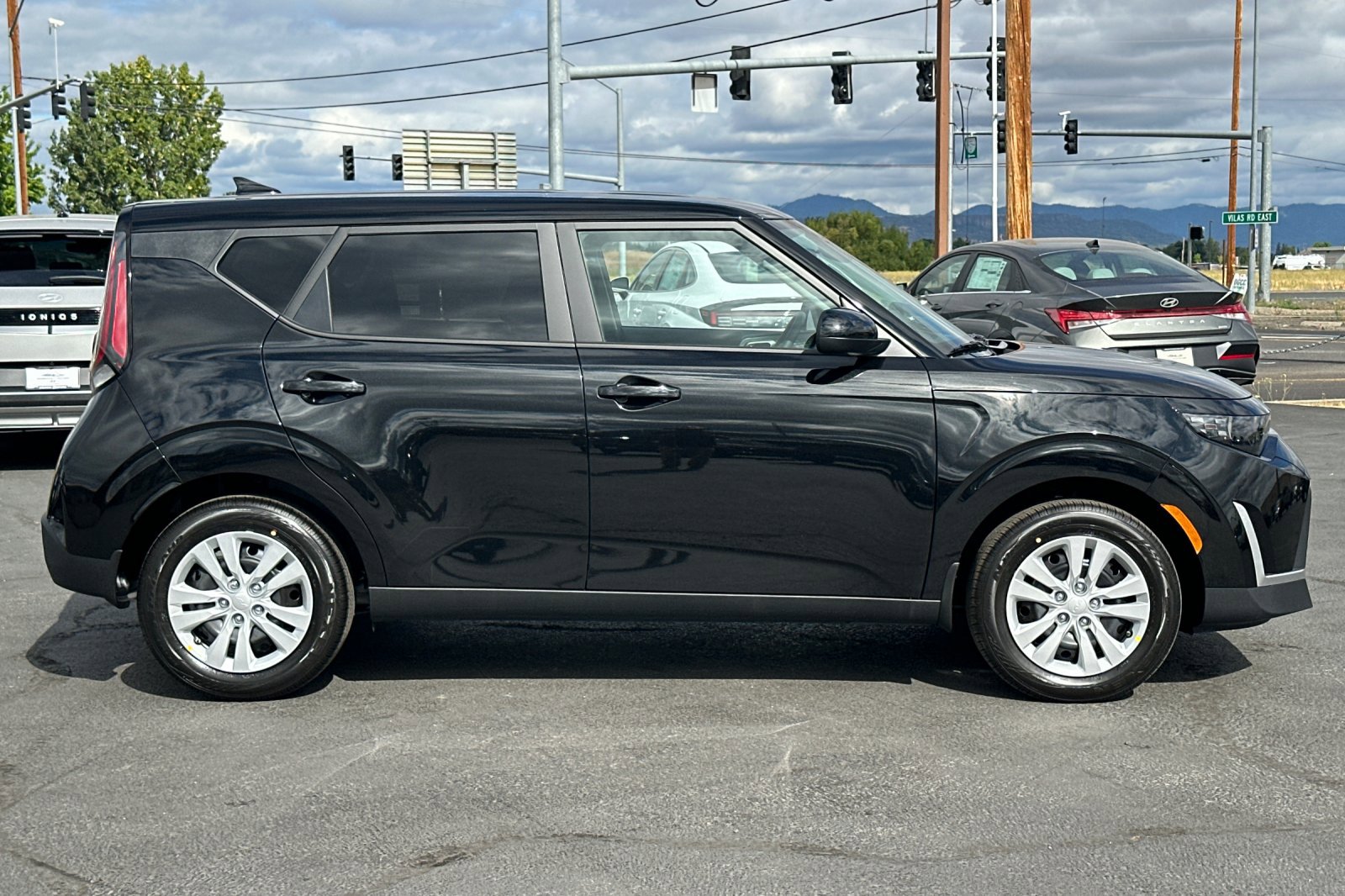 New 2025 Kia Soul LX image 3