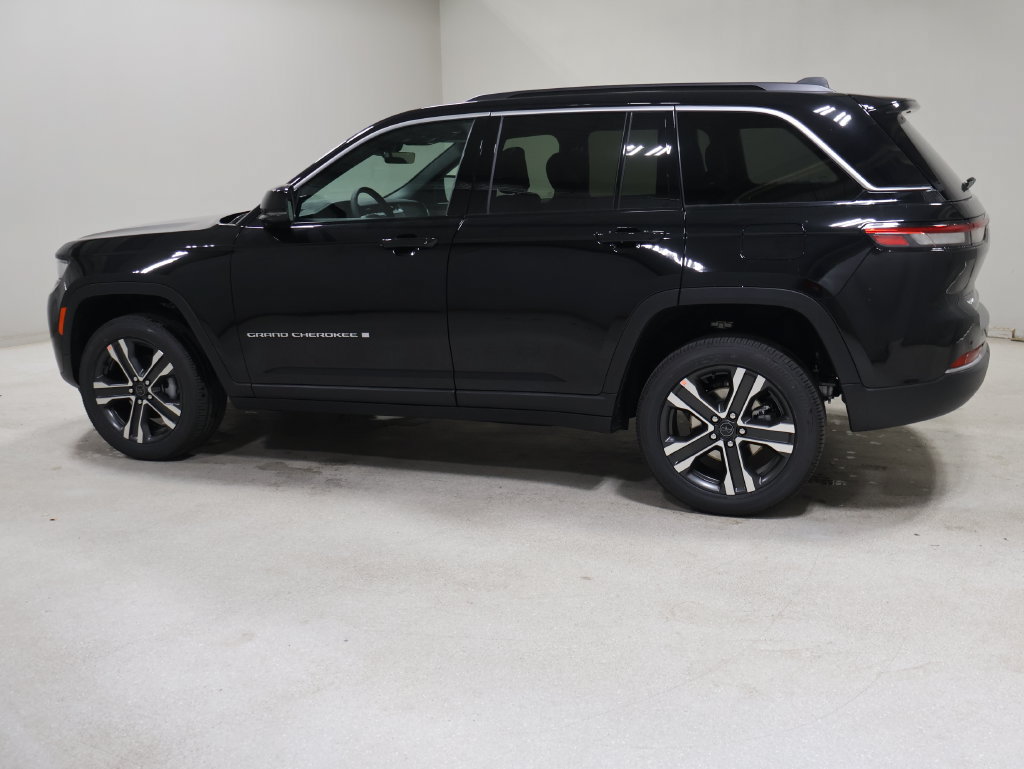 New 2027 Jeep Grand Cherokee Limited AWD/4WD image 4