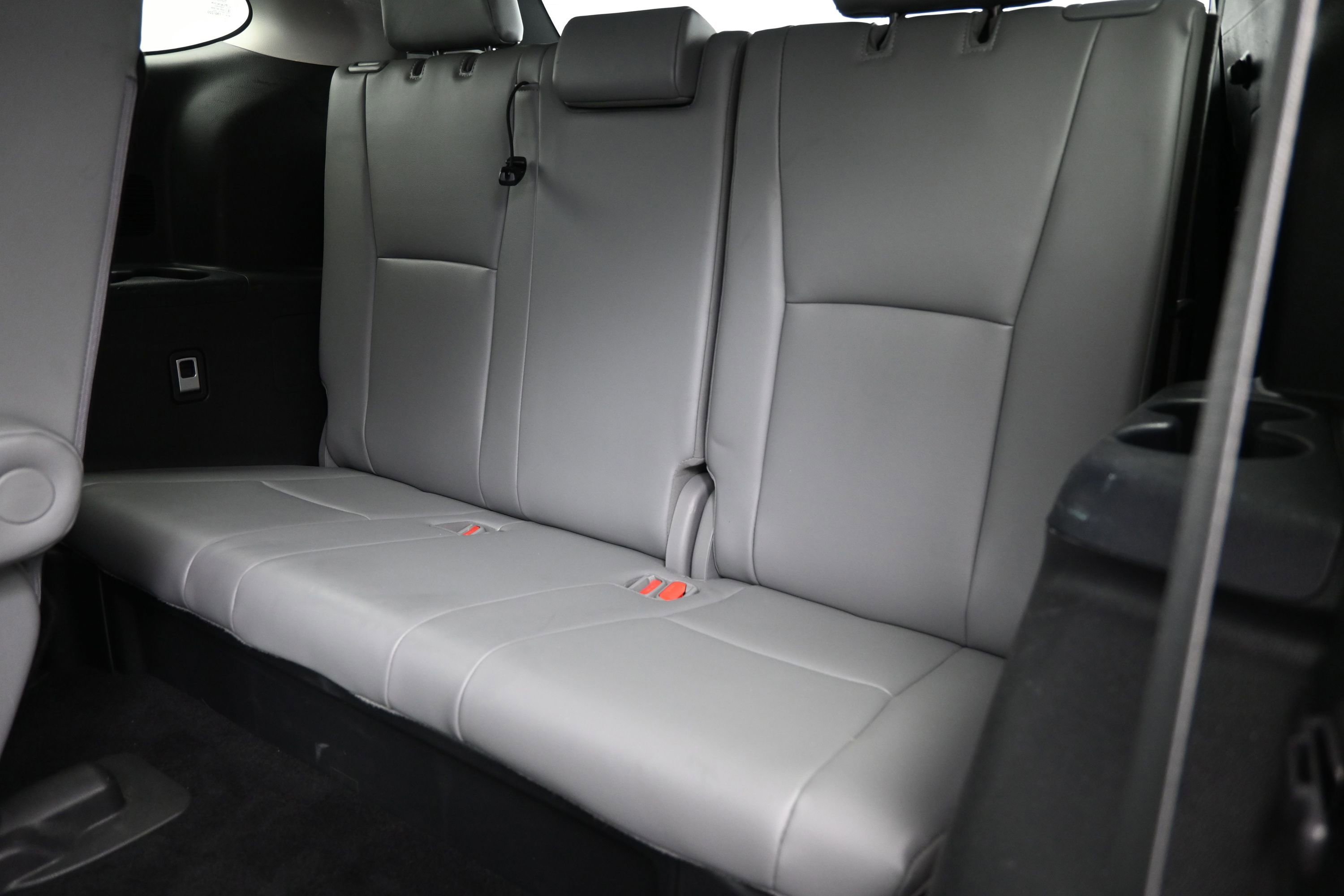 Used 2021 Toyota Highlander XLE AWD/4WD image 42