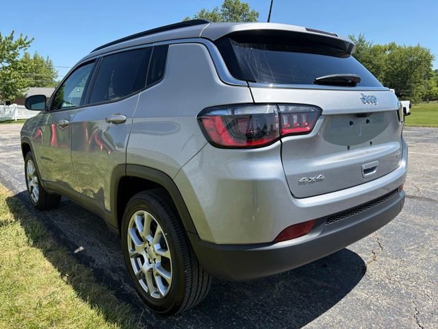 Used 2022 Jeep Compass Latitude AWD/4WD image 2