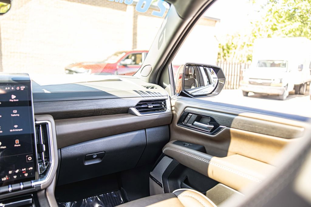 Used 2026 GMC Yukon Denali Ultimate AWD/4WD image 41