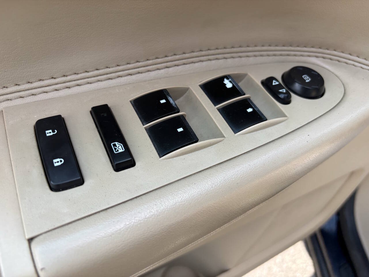 Used 2007 Saturn Outlook XR w/ Premium Trim Pkg FWD image 29