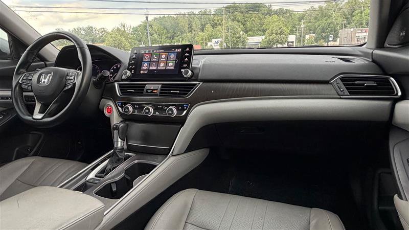 Used 2018 Honda Accord Touring image 37