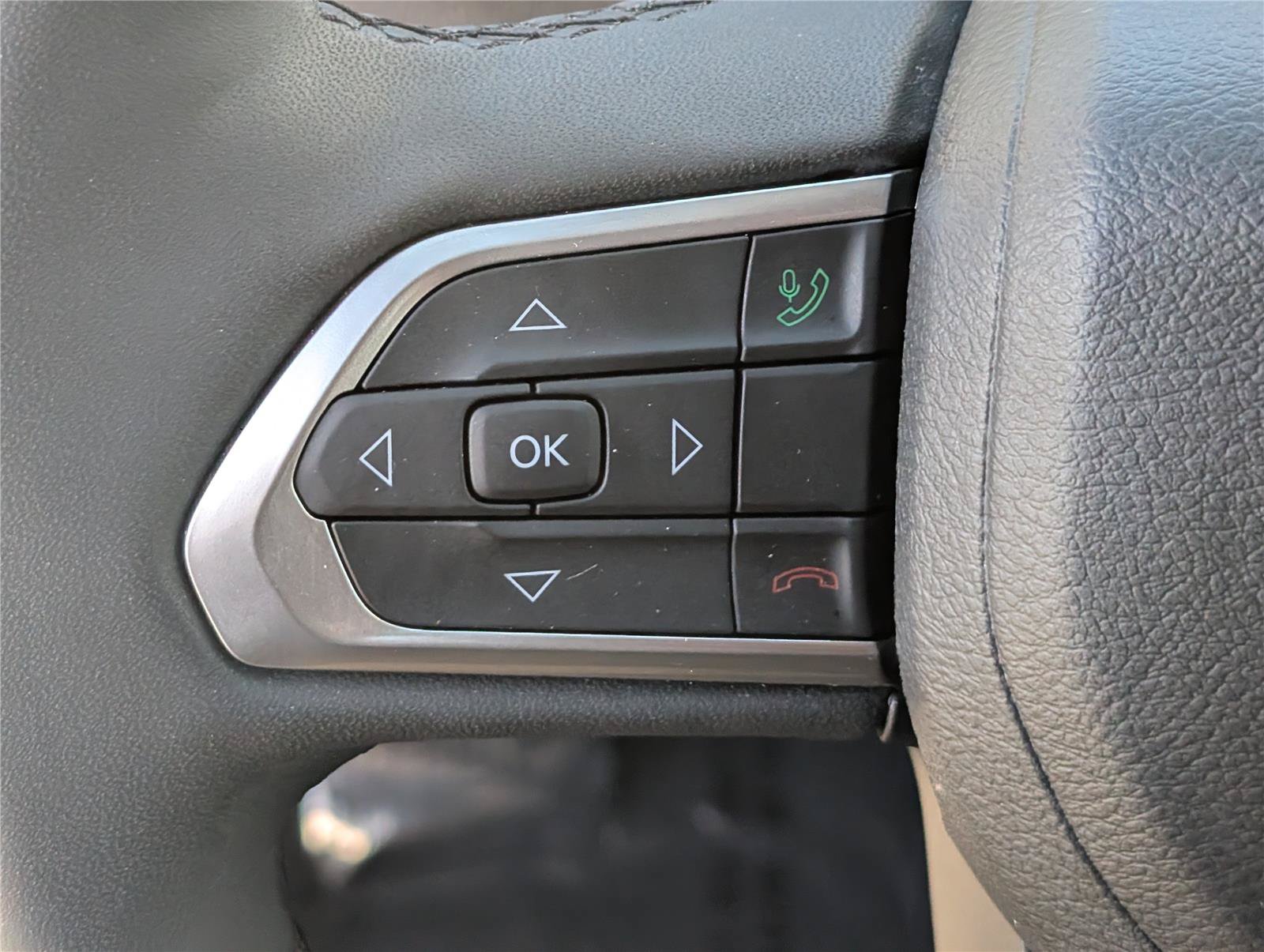 Used 2023 Jeep Compass Latitude AWD/4WD image 22