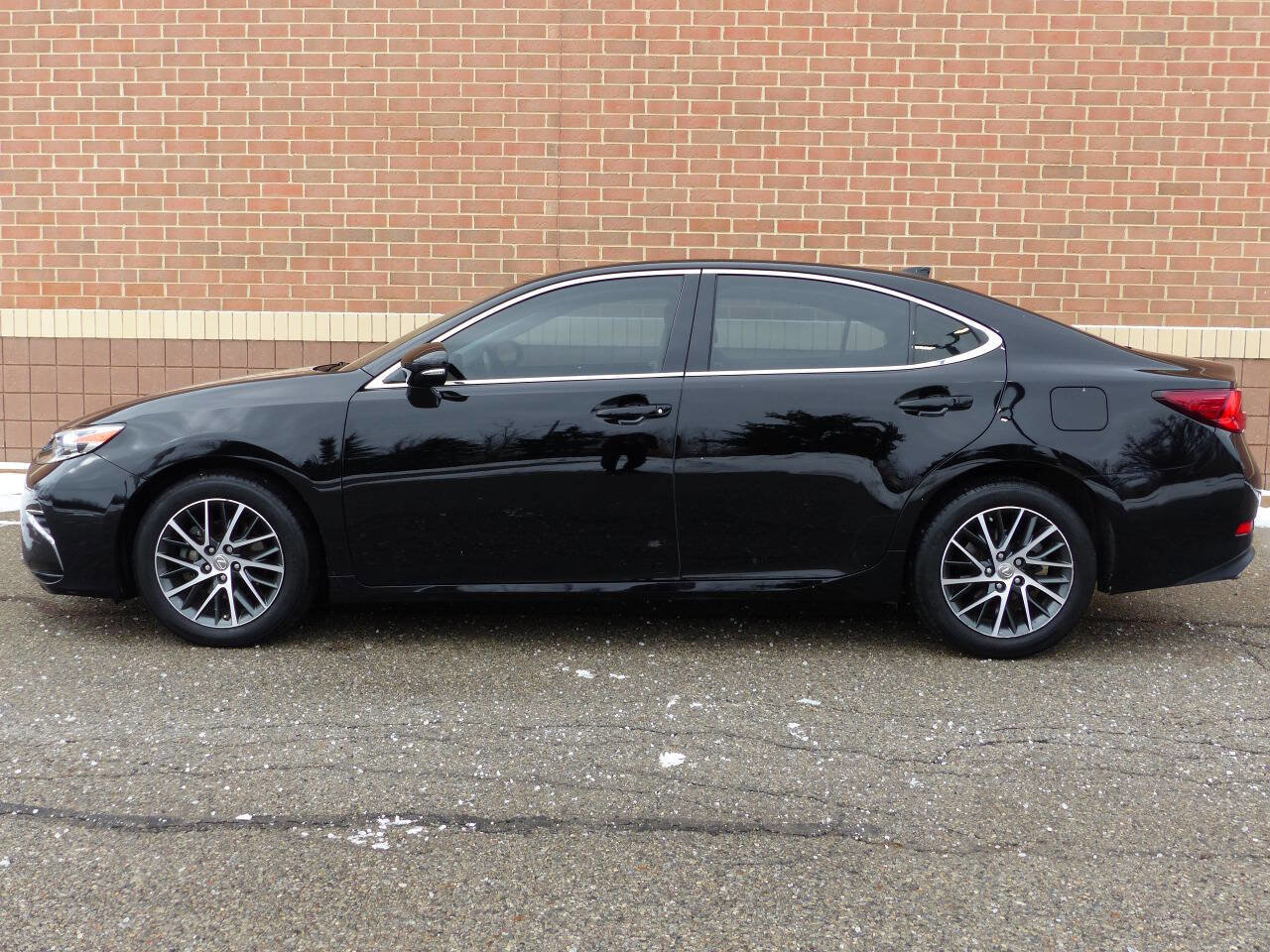 Used 2017 Lexus ES 350 w/ Luxury Package image 7