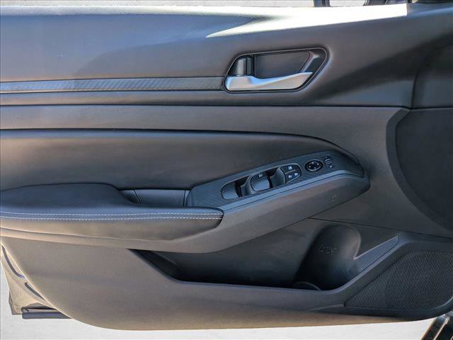 Used 2024 Nissan Altima 2.5 SV FWD image 10