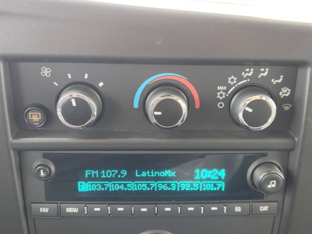 Used 2025 Chevrolet Express 3500 LT w/ LT Preferred Equipment Group RWD image 5