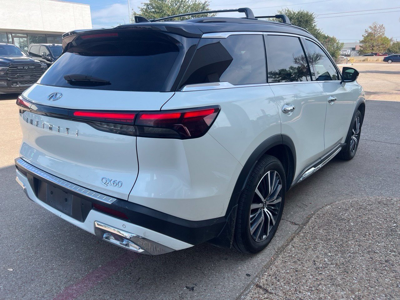 Used 2022 INFINITI QX60 Autograph w/ Cargo Package FWD image 4