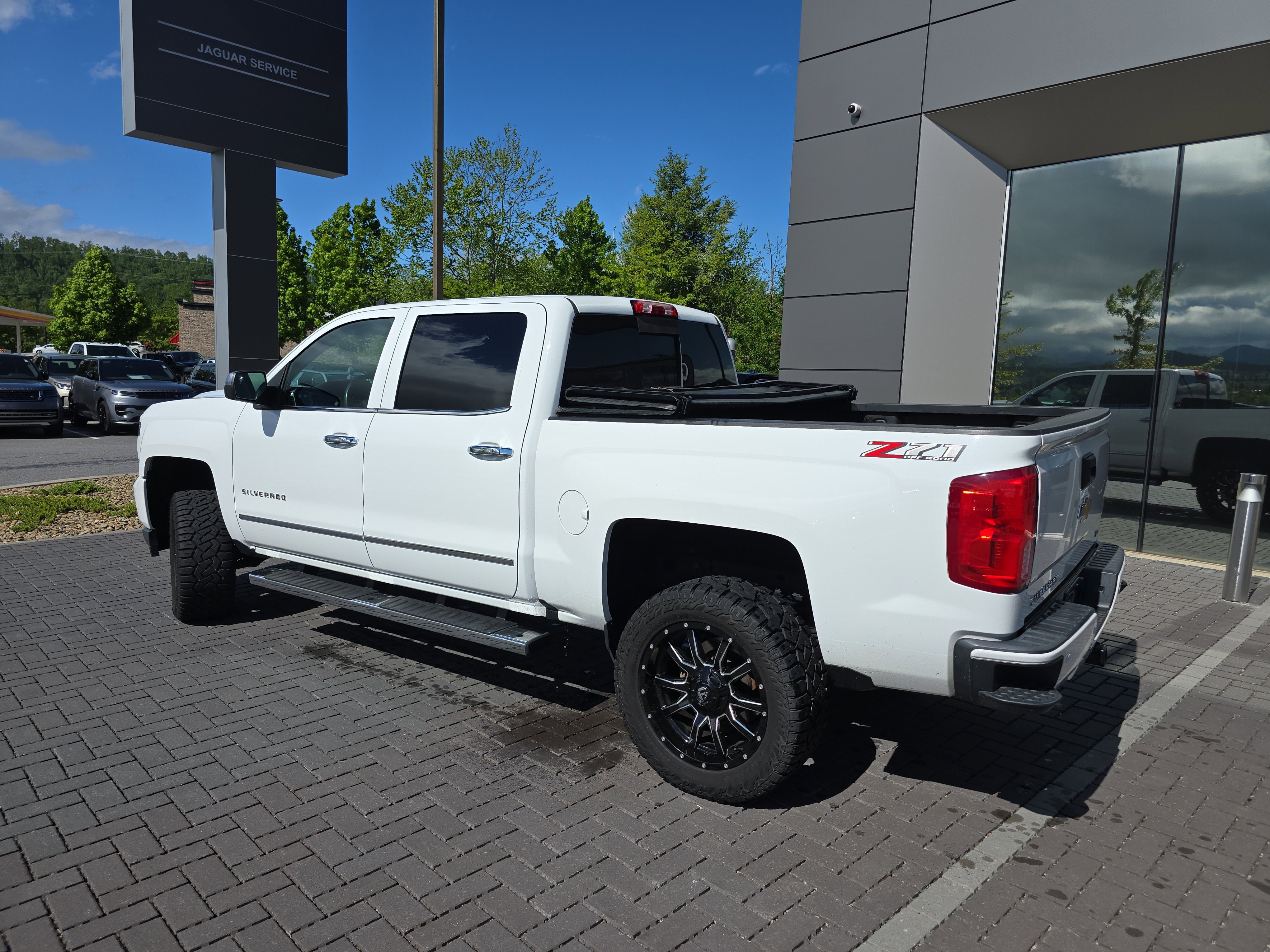 Used 2018 Chevrolet Silverado 1500 LTZ Z71 w/ LTZ Plus Package AWD/4WD image 7